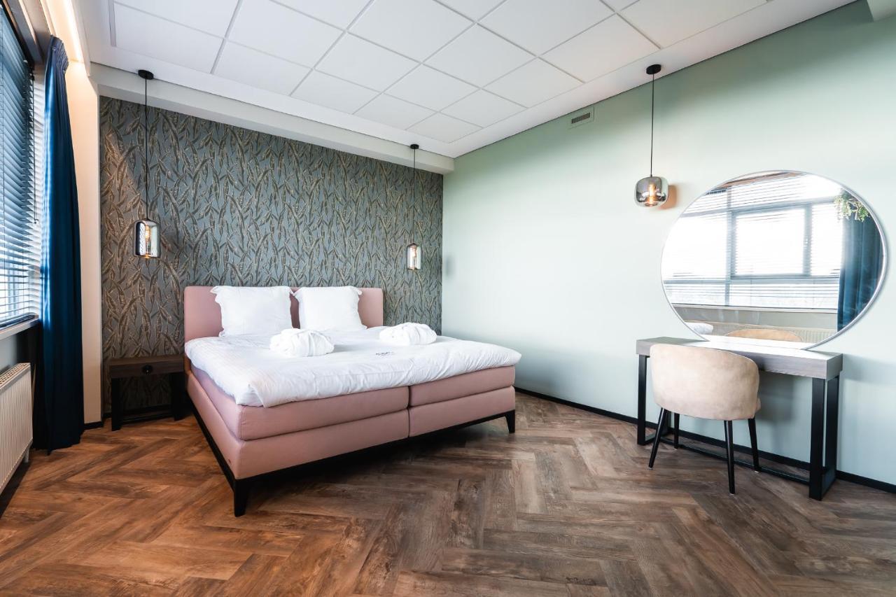 Onderwijshotel De Rooi Pannen Эйндховен Экстерьер фото