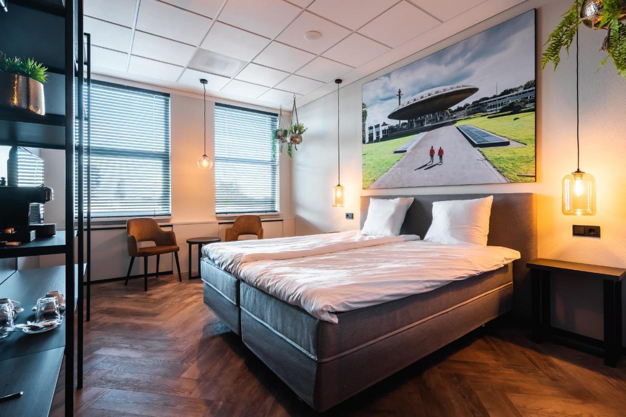 Onderwijshotel De Rooi Pannen Эйндховен Экстерьер фото