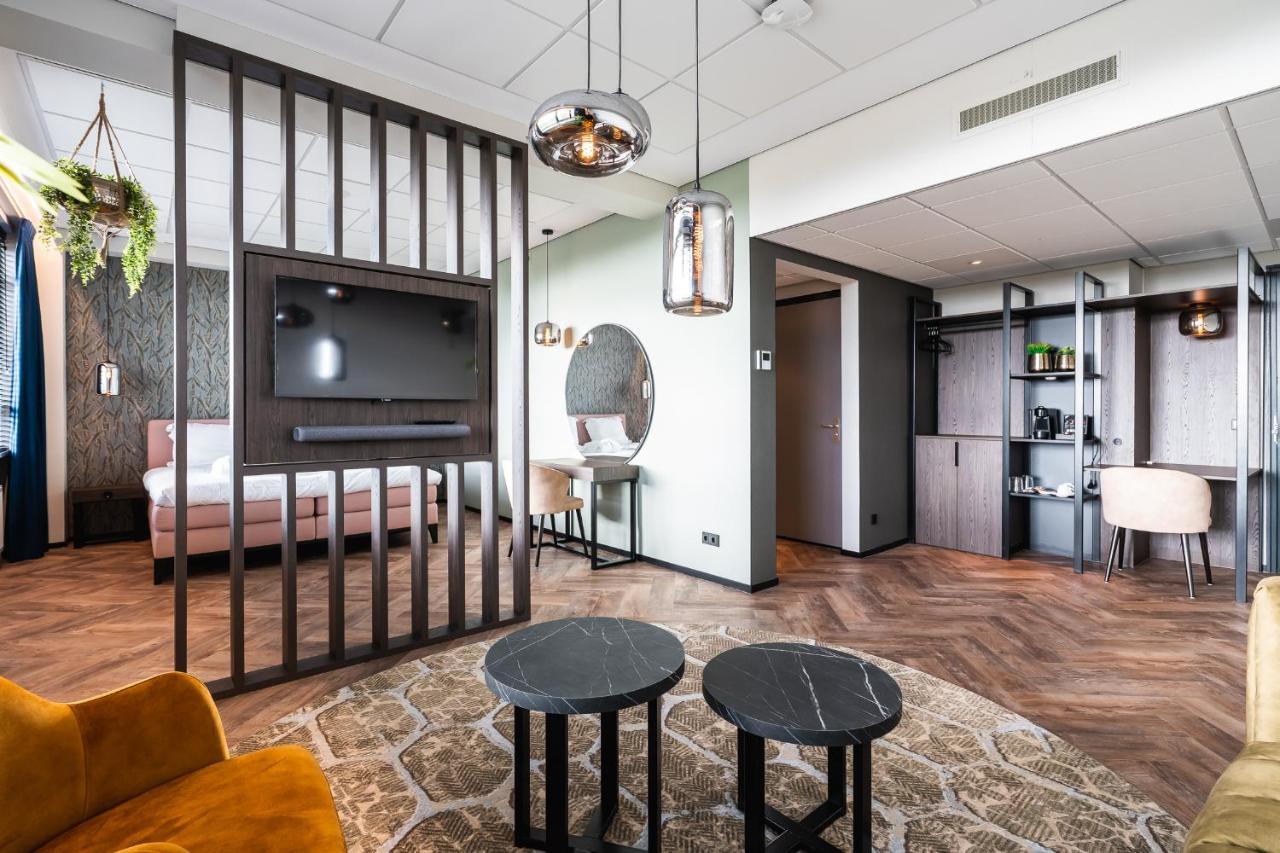 Onderwijshotel De Rooi Pannen Эйндховен Экстерьер фото